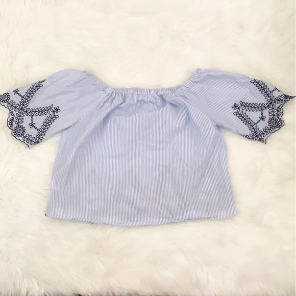 AVAILABLE by ANGELA FASHION OFFSHOULDER TOP MEDIUM - Picture 4 of 7